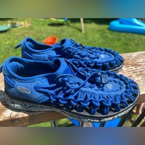 KEEN Kids Sandals Uneek O2 Sports Unisex Blue Gray Youth Size 1